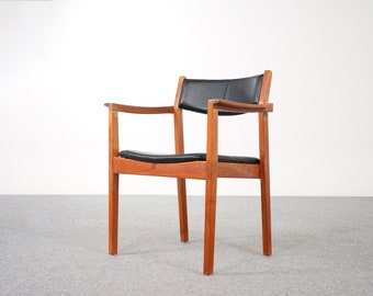 Mid-Century Teak Arm Chair - (320-088.1)