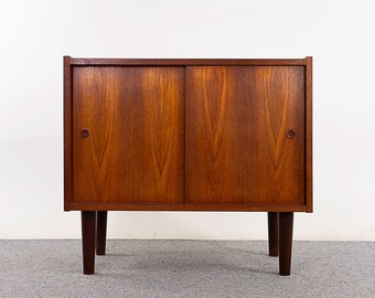 Danish Modern Teak Cabinet - (325-185)