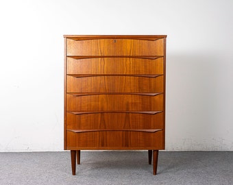 Teak Danish Dresser - (324-144)