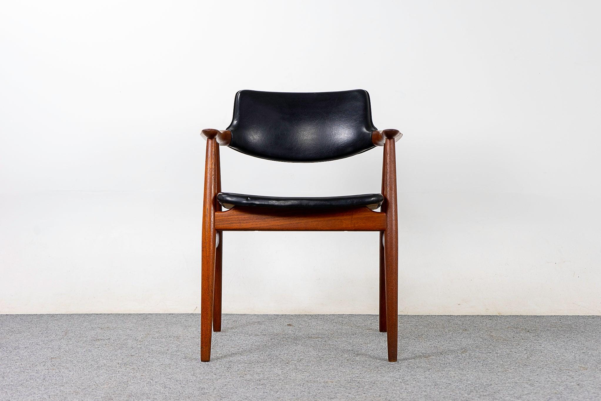Teak GM11 Armchair by Svend Aage Eriksen 324-166.1 - Etsy
