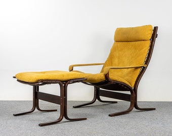 Siesta Lounge Chair + Footstool by Ingmar Relling - (323-032.1)