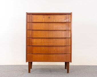 Mid-Century Teak Dresser - (321-053)