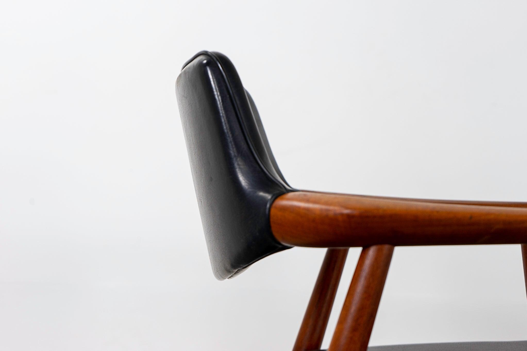 Teak GM11 Armchair by Svend Aage Eriksen 324-166.1 - Etsy Teak GM11 Armchair by Svend Aage Eriksen 324-166.1 - Etsy