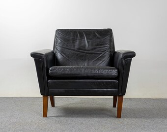 Leather Lounge Chair - (324-224)