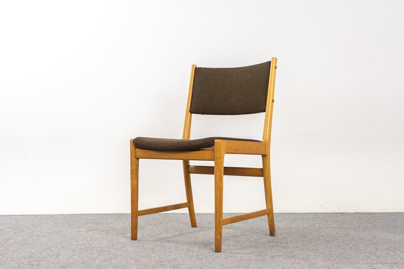 6 Oak Dining Chairs, by Kai Lyngfeldt Larsen 322-238 image 1