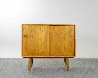 Danish Mid-Century Oak Cabinet - (321-335)