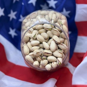 Salted Roasted Pistachios- 8 oz Resealable Bag, Delicious Healthy Snack, Birthday Gifts, Corporate Gifts bild 7