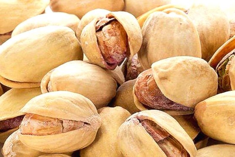 Salted Roasted Pistachios- 8 oz Resealable Bag, Delicious Healthy Snack, Birthday Gifts, Corporate Gifts bild 1