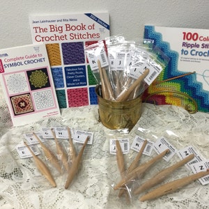 Lacis Ergonomic Crochet Hooks / Books
