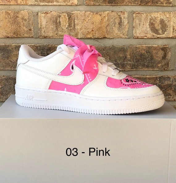 Nike Air Force 1 '07 LV8 Sneakers in Pink - Pink