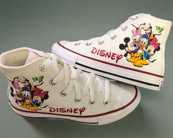 VENTA DE LIQUIDACIÓN - ¡Listo para enviar! Mickey Mouse y sus amigos inspiraron High Top Converse, Mickey y sus amigos - Tamaño 1 Juventud