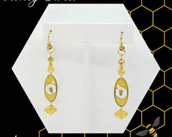 Honey Sweet Collection Item 1 Preserved Dried Wild Flowers Honey Sparkle and Clear Resin Honeycomb Hexagon Bee Inspired