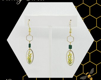 Honey Sweet Collection Item 12 Preserved Dried Wild Flowers Honey Sparkle and Clear Resin Honeycomb Hexagon Bee Inspired