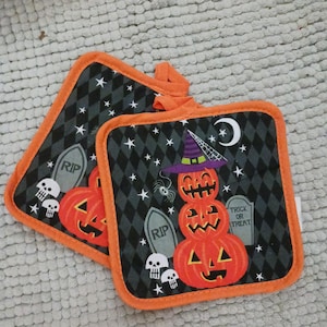 Pair of Kitchen Pot Holder Halloween RIP Trick or Treat