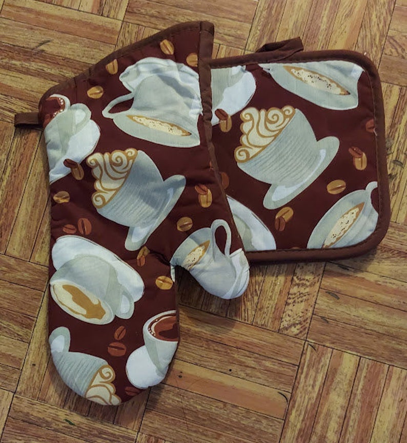 LynnsDraperies Pot Holder and Oven Mitt