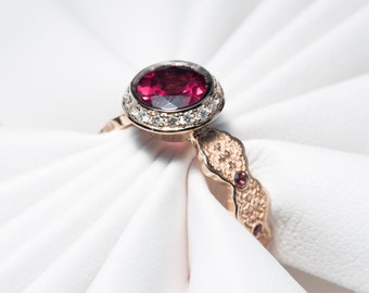 Garnet Birthstone Ring, Mother's Birthstone Ring, Rhodolite Garnet Ring, Unique Engagement Ring, Diamond Halo Ring, Gold Lace Ring, Mothers