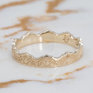 14K Gold Krone Ring, Spitze Kronenring, Gelbgold Krone Band, Krone Ehering, Krone Trauring, Stapeln Krone Ring, Kronenband