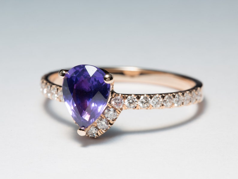 Kleur veranderende saffier ring, paars blauwe saffier, peer verloving ring, kleur veranderende ring, kleur veranderende steen, unieke kleur saffier afbeelding 8