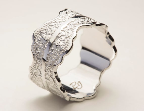 Lacey wedding ring online