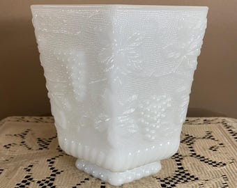 Vintage Anchor Hocking Fire King Milk Glass Harvest Grape and Leaf Planter/#8