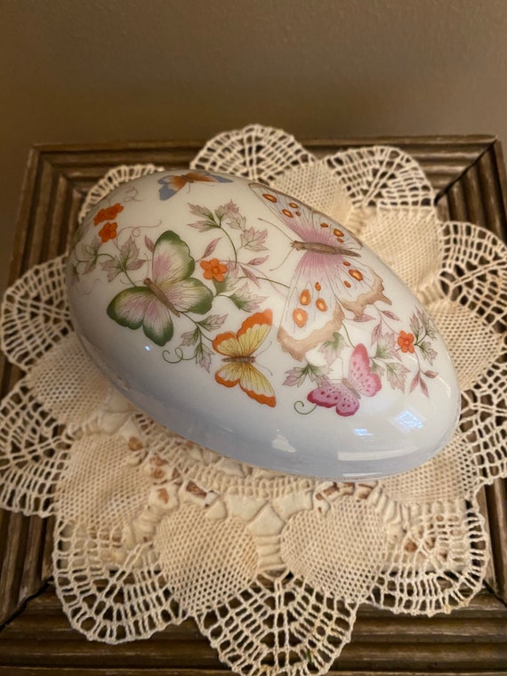 Vintage Avon Porcelain Egg Shaped Trinket Holder