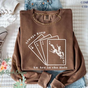 Maglione leggero da cowboy con carte da gioco Comfort Colors, maglione da cowgirl con carte da gioco, manica lunga da poker, camicia da ragazza country western