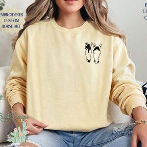 Custom Embroidered Horse Sweatshirt, Comfort Colors Personalized Horse Unisex Sweatshirt, Custom Horse Sweatshirt, Horse Mom Gift