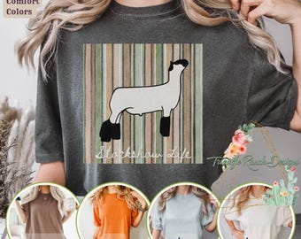 Stockshow Life lam T-shirt, western schapenvee T-shirt, afbeelding westerse vee, streep achtergrond, vintage gestreepte shirt, Show Day Farm