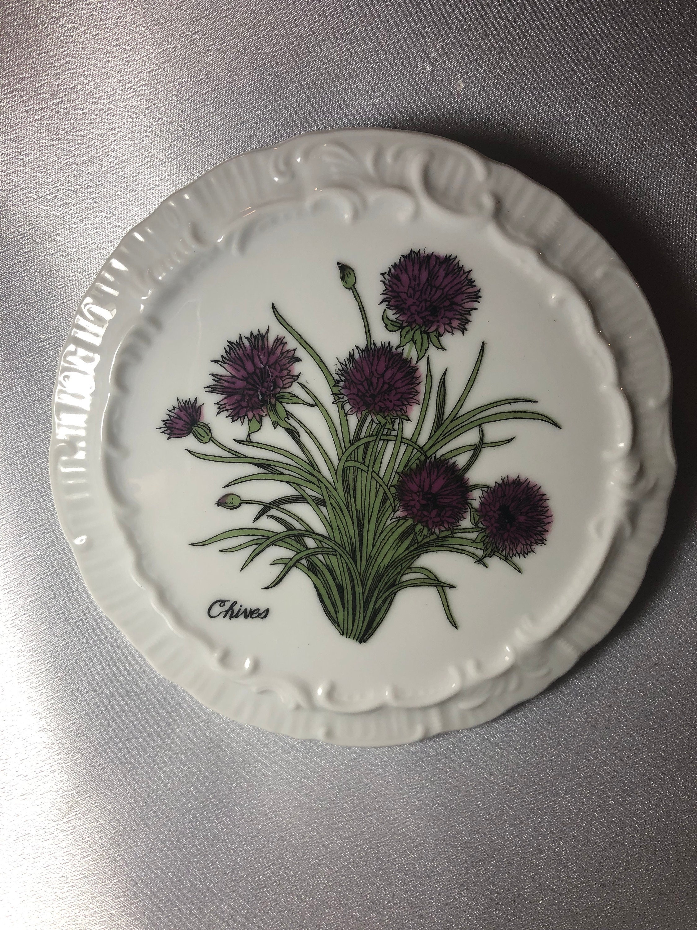Andrea Sadek Chives Plate; Transfer Plate, Chives - Etsy