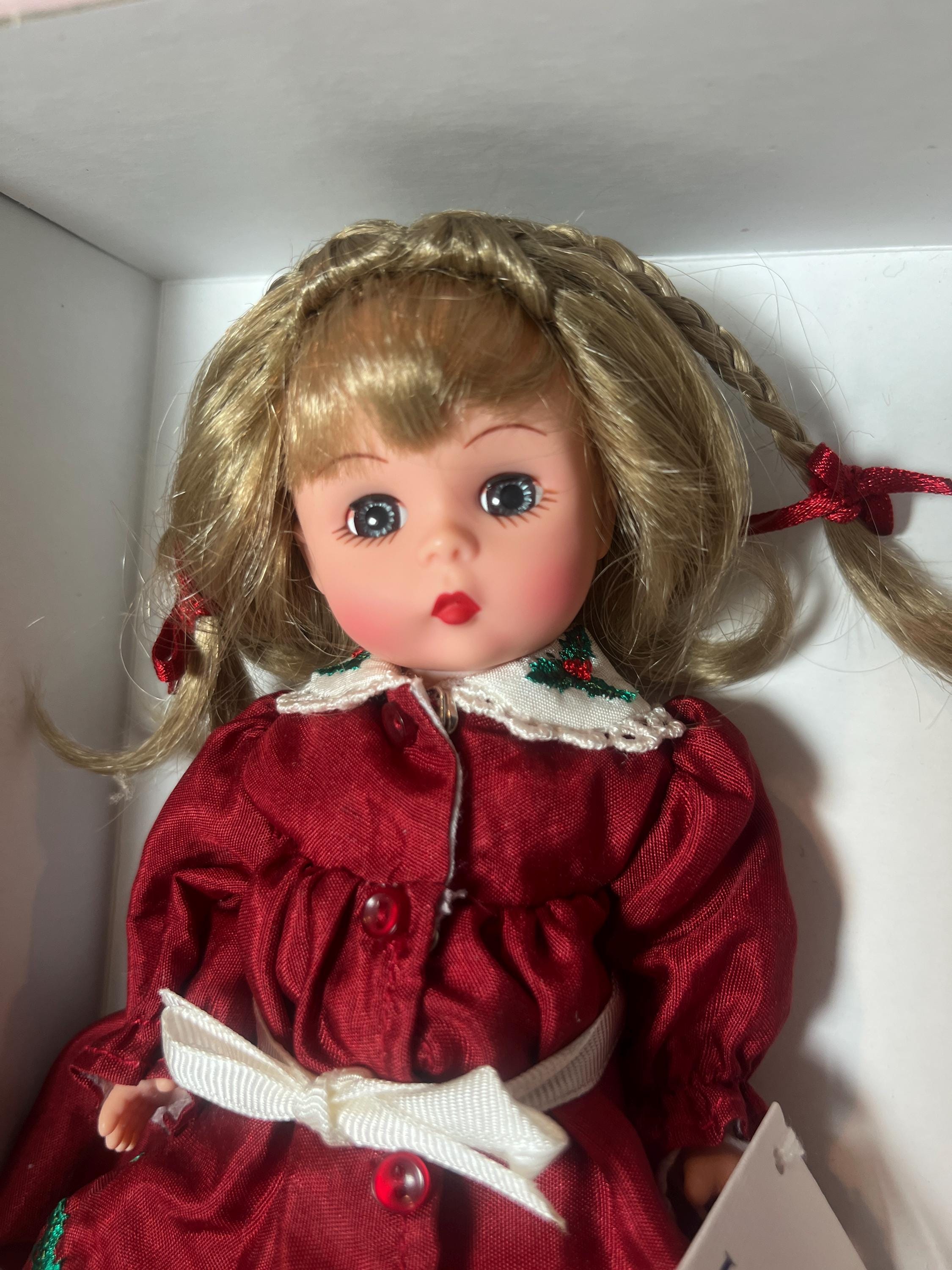 Holiday Jubilee, 40360; Madame Alexander Doll; Vintage, 40360