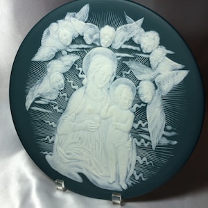 Villeroy and Boch Mettlach Christmas Plate, 1980;  Weibnachten; Madonna in her Glory; Madonna in der glorie