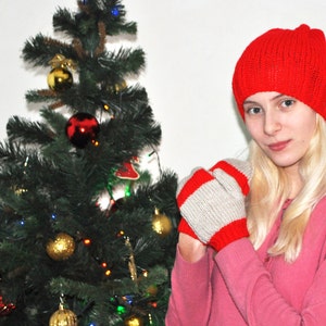 Thin red hat with red and gray mittens image 2