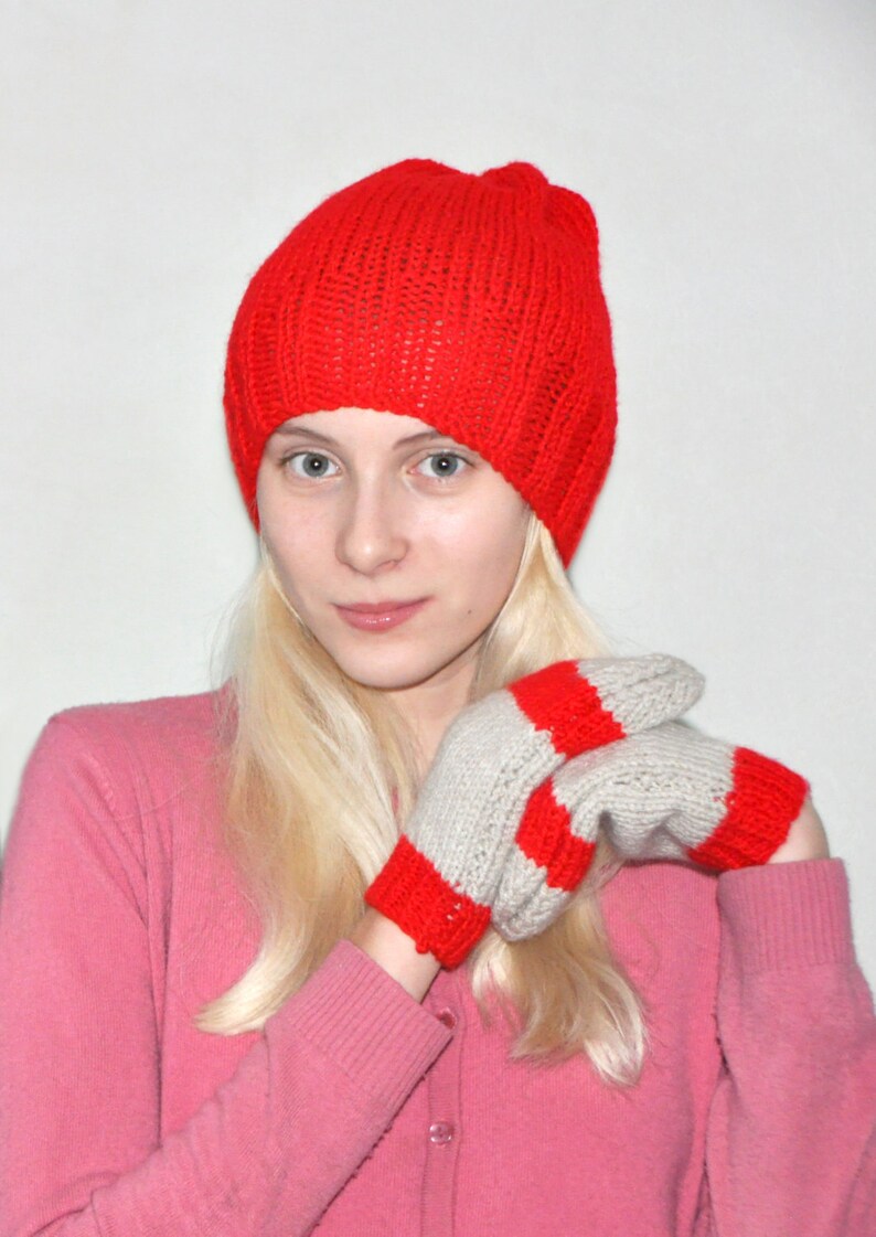 Thin red hat with red and gray mittens image 1