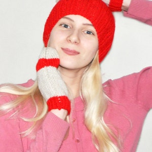 Thin red hat with red and gray mittens image 5