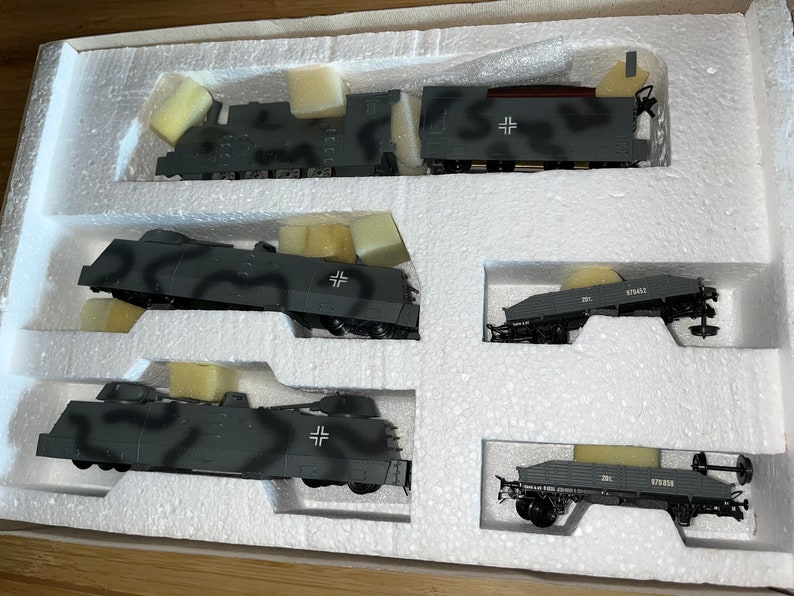New Armored 5pc. Train Set HO Scale WWII Germany Model Railroad Rare