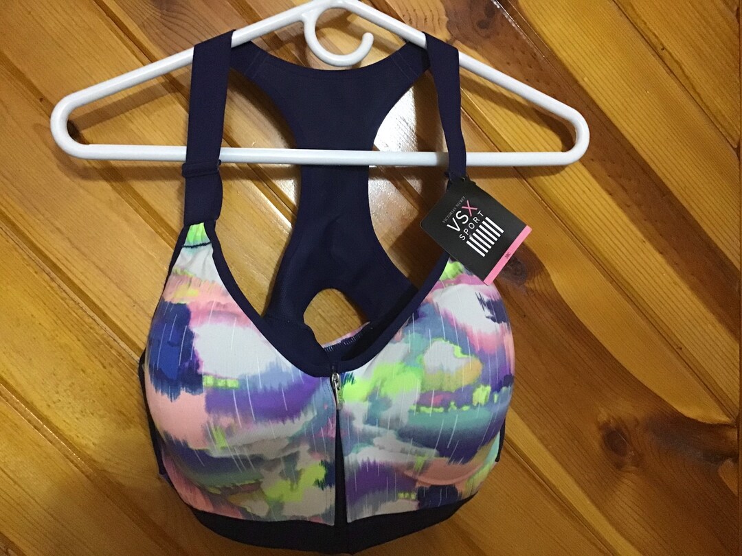 VUCTORIA SECRET VSX Sports Bra in 2023