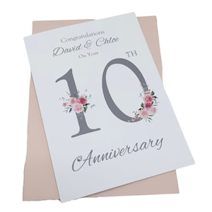 Kaart 10e huwelijksverjaardag - blikken wenskaart 10 jaar tiende verjaardag, cadeau voor vrouw, echtgenoot, paar vrienden - bloemennummer