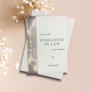 Para nossa futura nora no dia do seu casamento - Cartão de convite de saudação de luxo personalizado - Escolha de cor (nora)