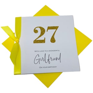 Verjaardagskaart vriendin - Gepersonaliseerde luxe wenskaart, cadeau voor partner - 17 kleuren - ELK JAAR - Glitternummer