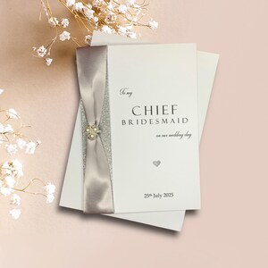 Tarjeta para mi dama de honor principal en el día de nuestra boda: tarjeta de felicitación de lujo personalizada, regalo de invitación, elección de color (dama de honor principal)
