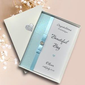 Nouveau cadeau carte de félicitations pour bébé garçon baby shower de bienvenue femme enceinte maman papa parents amis - 18 couleurs au choix - noeud de luxe