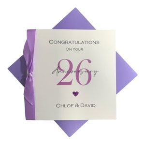 Kaart 26e huwelijksverjaardag - afbeelding 26e wenskaart 26e verjaardag, cadeau voor vrouw, echtgenoot, ouders - 17 kleuren - lintnummer