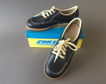 Oxfords 12.5 Size Kids Children Shoes 1970s Black and Burgundy Vintage Boys Girls Shoes Non Slip Sole 70s Deadstock Kids Leather Shoes