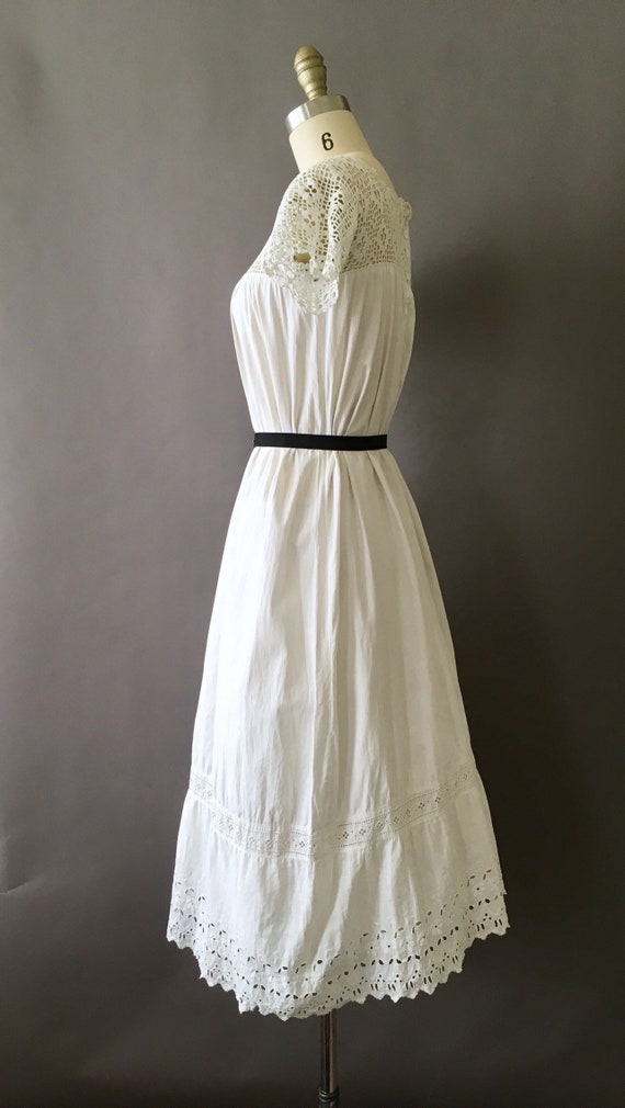 1900s White Spirit Dress - Early 1900s Cotton Ant… - image 4