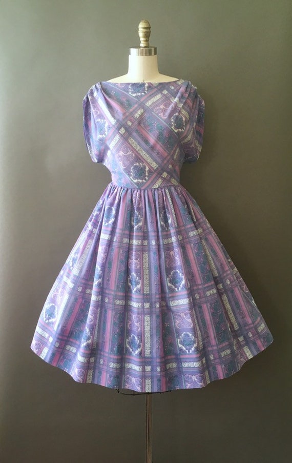 50s Lilac Belle Dress - 1950s Vintage Fit and Fla… - image 2