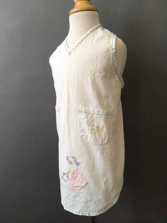 Vintage Watering Plants Apron - Hand Embroidered … - image 3