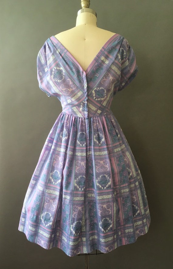50s Lilac Belle Dress - 1950s Vintage Fit and Fla… - image 7