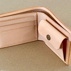 Cartera de hombre plegable en piel de buttero italiana color whisky imagen 9