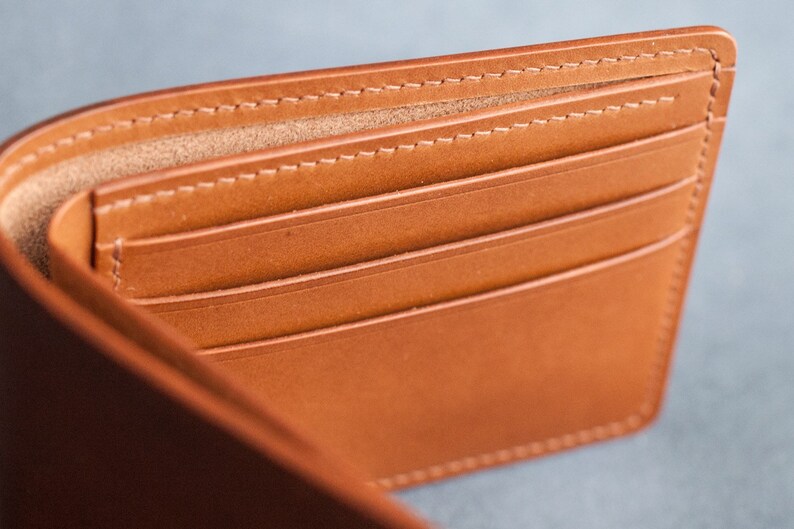 Cartera de hombre plegable en piel de buttero italiana color whisky imagen 5