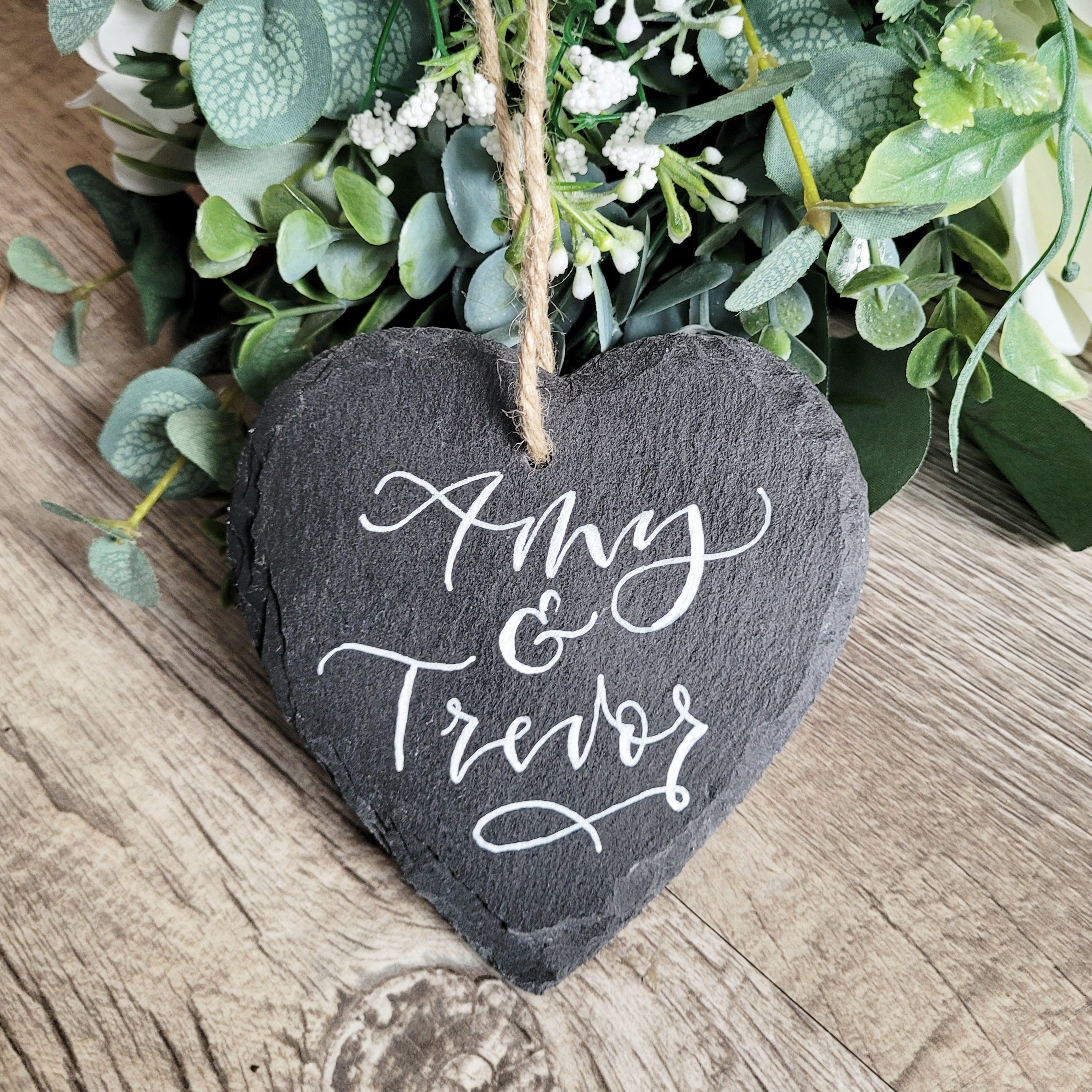 Cuore In Ardesia Personalizzato Con Incisione Laser 20x20 Cm – Decorazione Parete Con Corda In Canapa, Regalo Famiglia